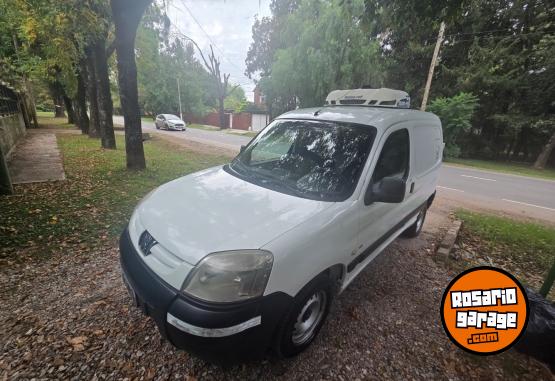 Utilitarios - Peugeot Partner 2012 Diesel 223500Km - En Venta