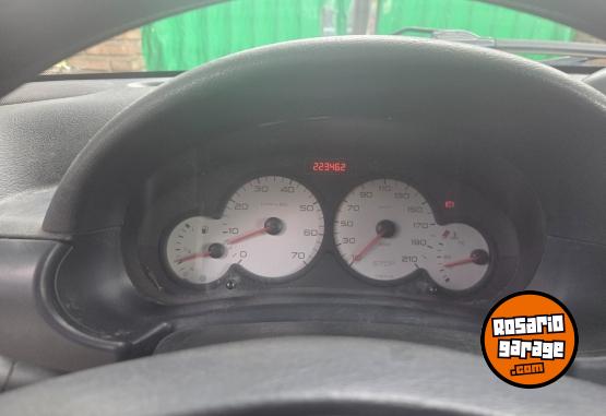 Utilitarios - Peugeot Partner 2012 Diesel 223500Km - En Venta