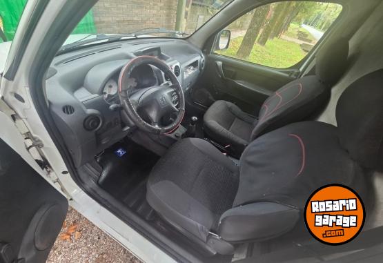 Utilitarios - Peugeot Partner 2012 Diesel 223500Km - En Venta