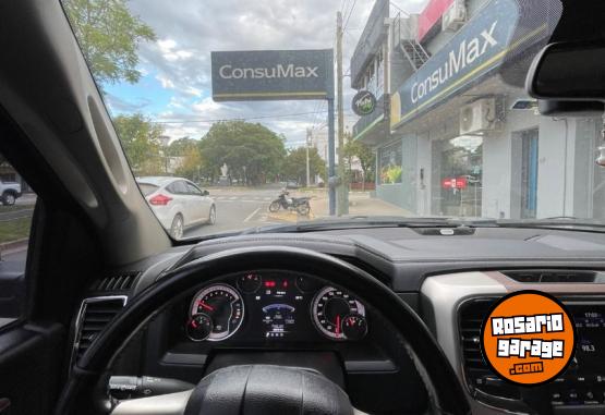 Camionetas - RAM 1500 Laramie 5.7 V8 2020 Nafta 95000Km - En Venta