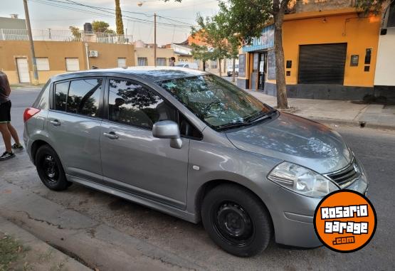 Autos - Nissan Tiida visia 2011 Nafta 157000Km - En Venta