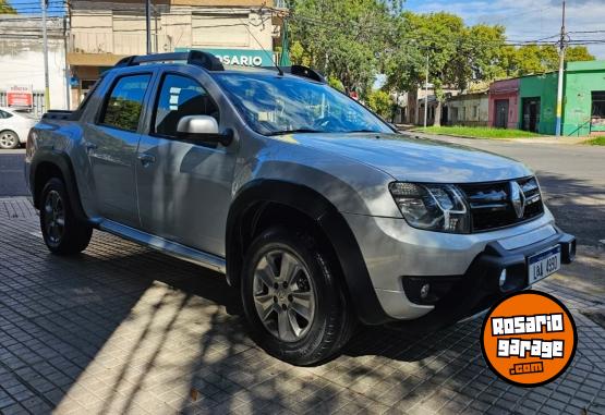 Camionetas - Renault OROCH OUTSIDER 2.0 NAV 2018 GNC 115000Km - En Venta