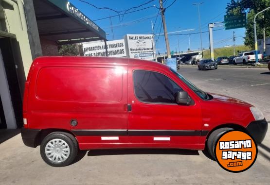 Utilitarios - Citroen Berlingo kangoo partner 2011 Diesel 156000Km - En Venta
