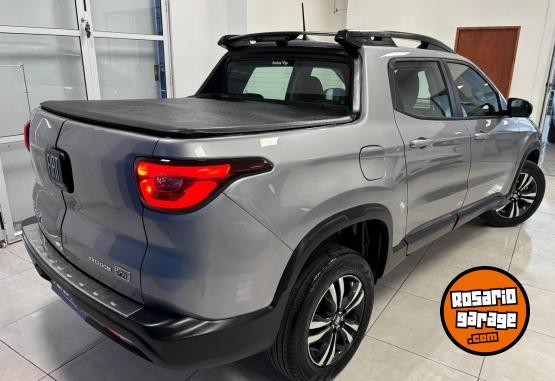 Camionetas - Fiat TORO FREEDOM 4X2 2025 Nafta 9300Km - En Venta