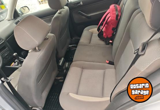 Autos - Volkswagen Golf 2008 Nafta 247000Km - En Venta