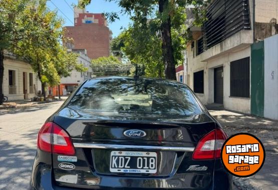 Autos - Ford Fiesta Kinetic 2011 GNC 226000Km - En Venta