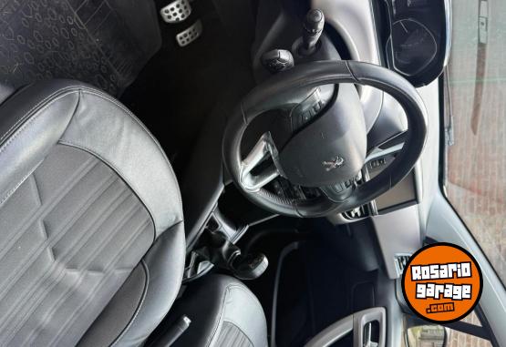 Autos - Peugeot 208 2017 Nafta 81000Km - En Venta