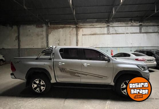 Camionetas - Toyota HILUX SRX at 2018 Diesel 200000Km - En Venta