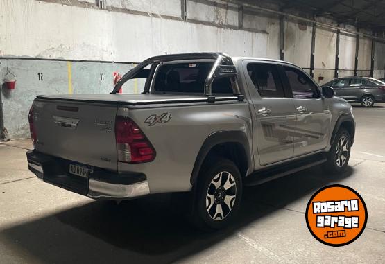Camionetas - Toyota HILUX SRX at 2018 Diesel 200000Km - En Venta