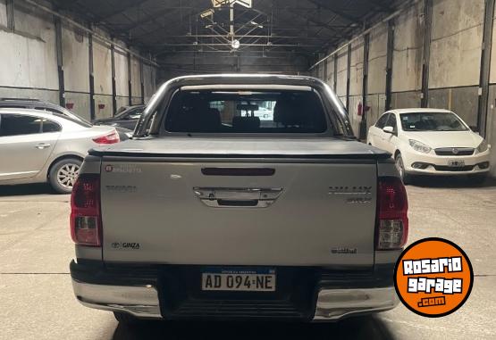 Camionetas - Toyota HILUX SRX at 2018 Diesel 200000Km - En Venta