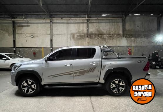 Camionetas - Toyota HILUX SRX at 2018 Diesel 200000Km - En Venta