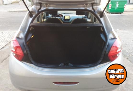 Autos - Peugeot 208 ALLURE TOUCH 2015 Nafta 99000Km - En Venta