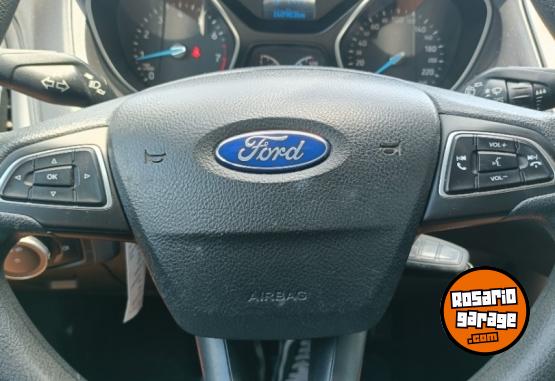 Autos - Ford Focus S 5 puertas 2015 Nafta 160000Km - En Venta