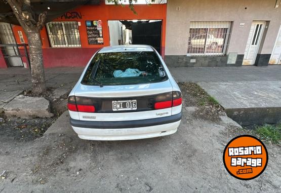 Autos - Renault Laguna rxe 1997 Nafta 212000Km - En Venta