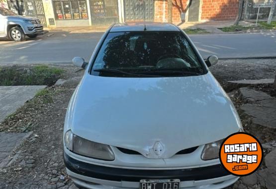 Autos - Renault Laguna rxe 1997 Nafta 212000Km - En Venta