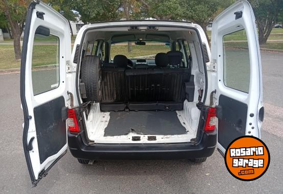 Utilitarios - Peugeot Partner 2020 GNC 133000Km - En Venta
