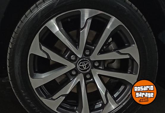 Autos - Toyota COROLA CROSS SEG HEV 1.8 2022 Electrico / Hibrido 71644Km - En Venta