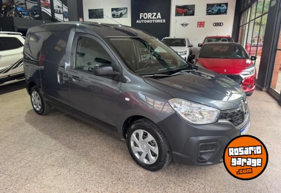 Utilitarios - Renault Kangoo 2022 Diesel 85000Km - En Venta