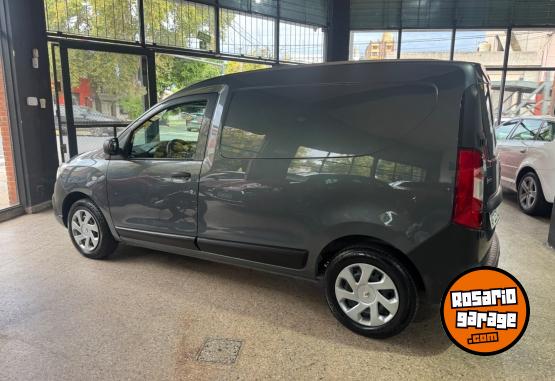 Utilitarios - Renault Kangoo 2022 Diesel 85000Km - En Venta