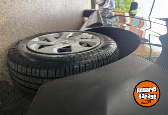 Utilitarios - Renault Kangoo 2022 Diesel 85000Km - En Venta