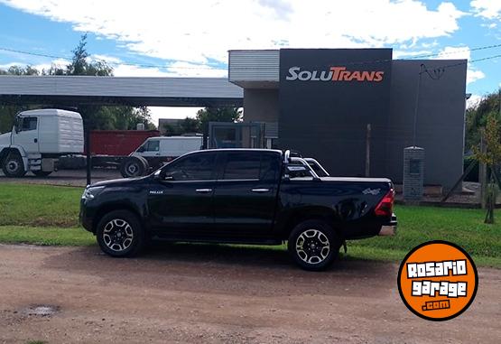 Camionetas - Toyota Hilux SRX 4x4 2021 Diesel 156732Km - En Venta
