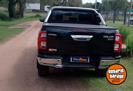 Camionetas - Toyota Hilux SRX 4x4 2021 Diesel 156732Km - En Venta