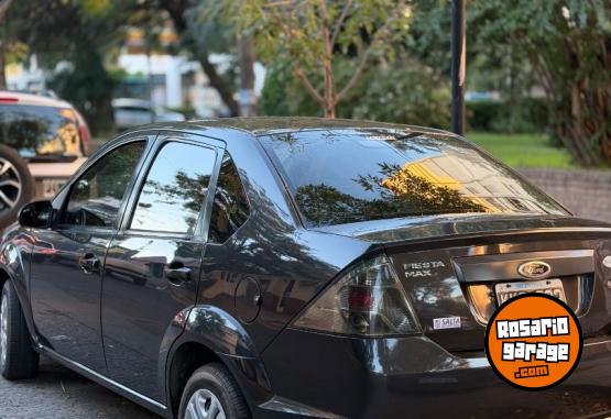Autos - Ford Fiesta Max 1.6 2011 Nafta 158000Km - En Venta