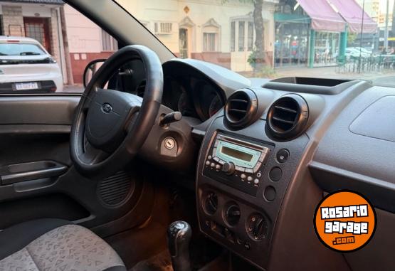 Autos - Ford Fiesta Max 1.6 2011 Nafta 158000Km - En Venta