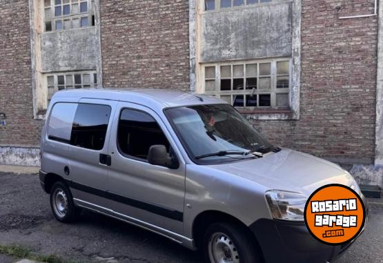 Utilitarios - Peugeot Partner 2020 Diesel 100000Km - En Venta