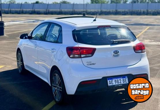 Autos - Kia Rio SX 2021 Nafta 37000Km - En Venta