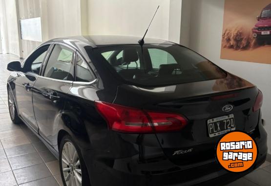 Autos - Ford Focus Titanium 2016 Nafta 150000Km - En Venta