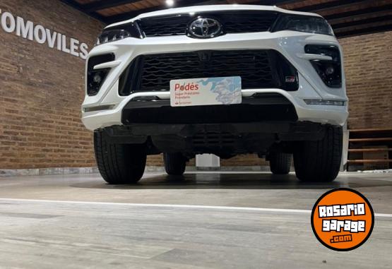 Camionetas - Toyota Hilux sw4 2025 Nafta 20000Km - En Venta