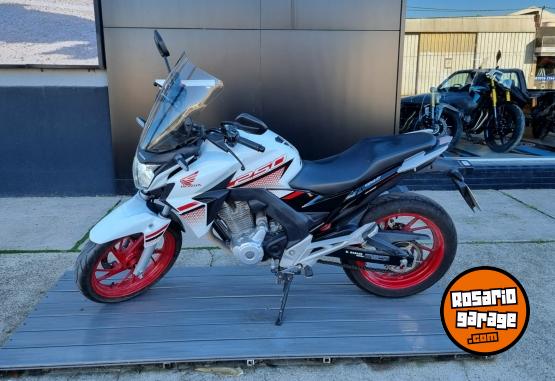 Motos - Honda TWISTER 250 2023 Nafta 12517Km - En Venta