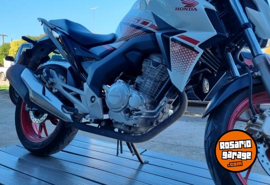 Motos - Honda TWISTER 250 2023 Nafta 12517Km - En Venta