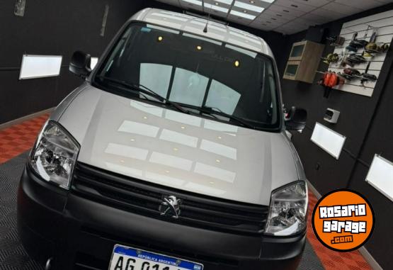 Utilitarios - Peugeot partner 2023 Diesel 52000Km - En Venta