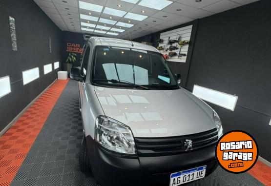 Utilitarios - Peugeot partner 2023 Diesel 52000Km - En Venta
