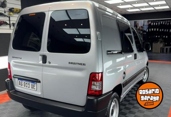 Utilitarios - Peugeot partner 2023 Diesel 52000Km - En Venta