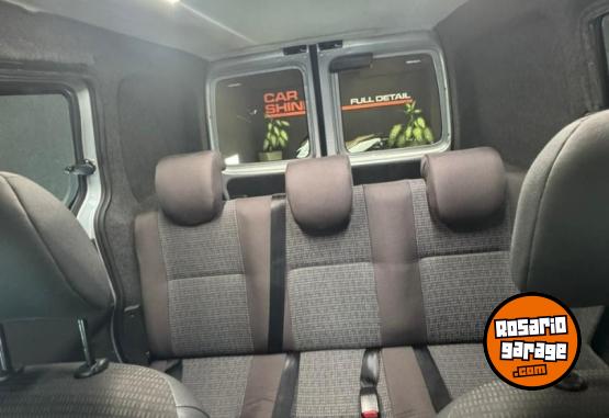 Utilitarios - Peugeot partner 2023 Diesel 52000Km - En Venta