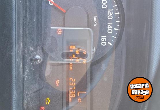 Camiones y Gr�as - Hino 300 Toyota - En Venta