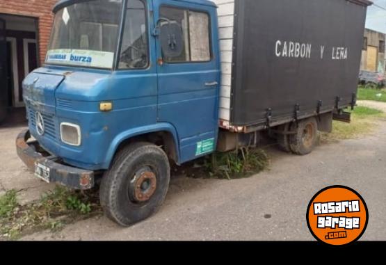 Camiones y Gr�as - Camion Mercedes Azul 76 - En Venta