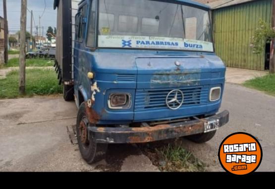 Camiones y Gr�as - Camion Mercedes Azul 76 - En Venta