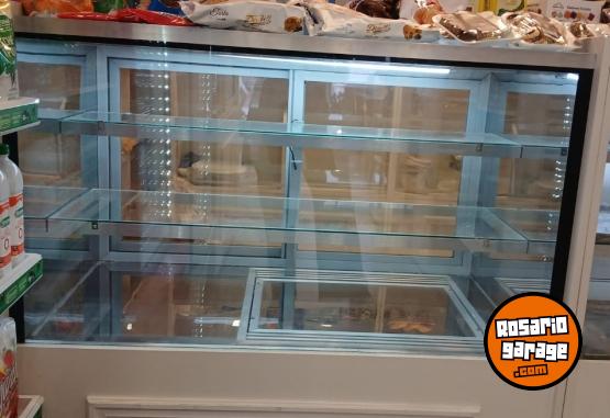 Otros - Exhibidora de tortas, masas finas y sandwiches refrigerada. (USADO) - En Venta