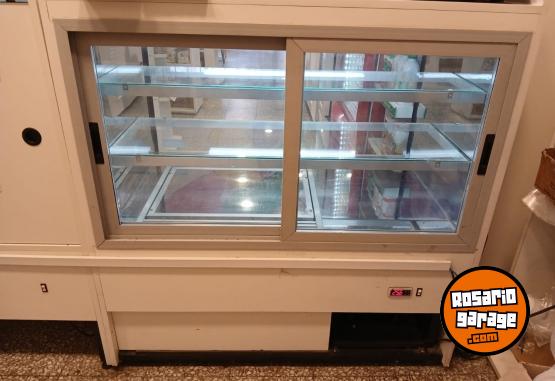 Otros - Exhibidora de tortas, masas finas y sandwiches refrigerada. (USADO) - En Venta