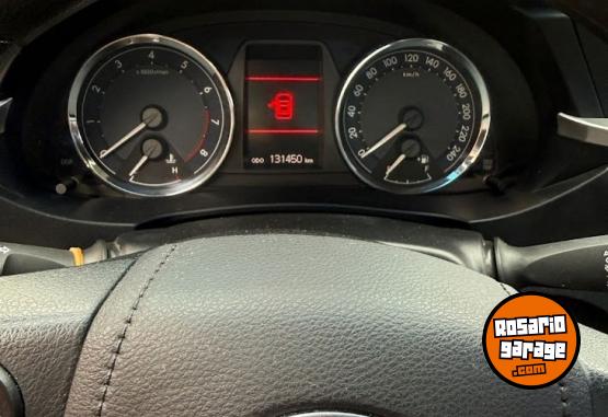 Autos - Toyota 2014 XEI 2014 Nafta 132000Km - En Venta