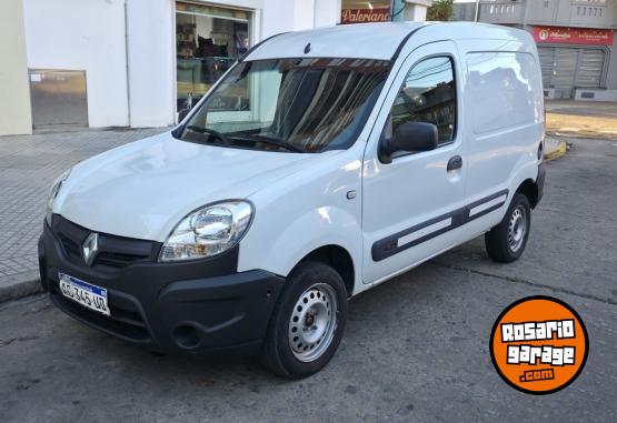 Utilitarios - Renault Kangoo 2018 GNC 96000Km - En Venta