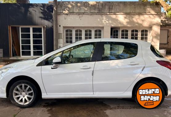 Autos - Peugeot Active HDI Sedan 5 puerta 2015 Diesel 114000Km - En Venta