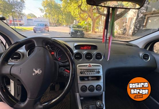 Autos - Peugeot Active HDI Sedan 5 puerta 2015 Diesel 114000Km - En Venta