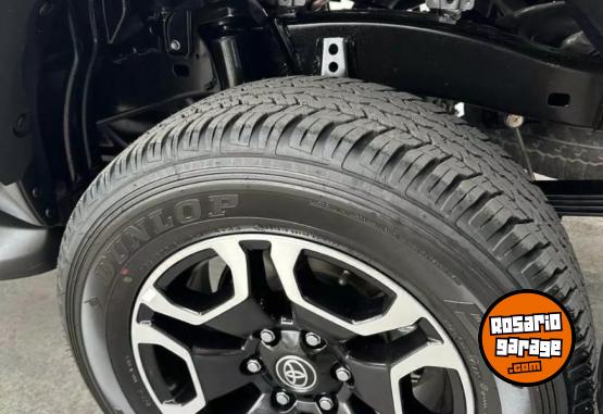 Camionetas - Toyota Hilux SRX 4x4 AT (L24) 2024 Diesel 20000Km - En Venta