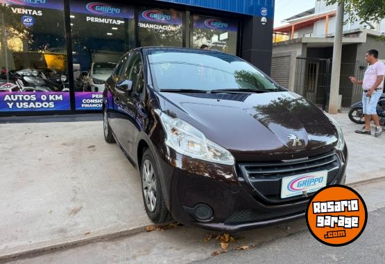 Autos - Peugeot 208 2013 Nafta 109600Km - En Venta