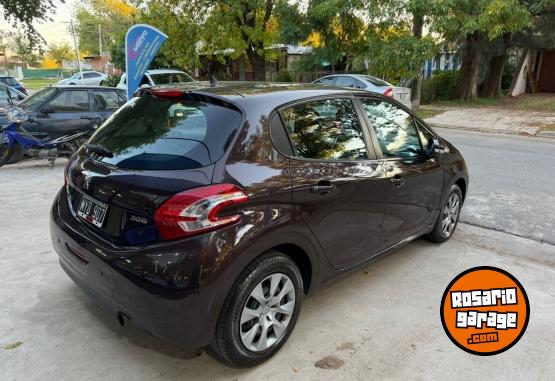 Autos - Peugeot 208 2013 Nafta 109600Km - En Venta